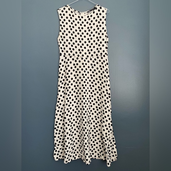 Polka dot midi dress with red belt - Picture 2 of 12